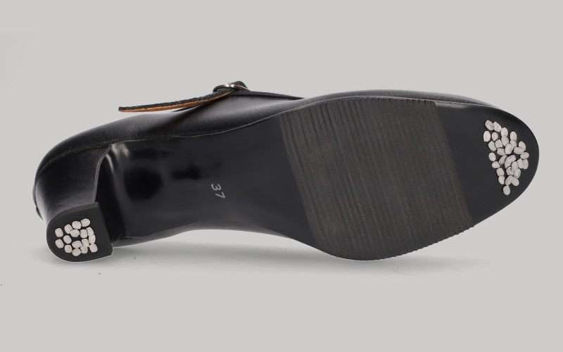 Chaussure semi-professionnelle en cuir noir avec boucle (pour débutants)