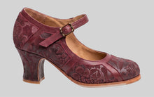 Zapato de baile flamenco profesional combinado piel repujada burdeos y adorno en piel burdeos