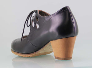 Zapato de baile flamenco profesional piel negro lágrimas caladas