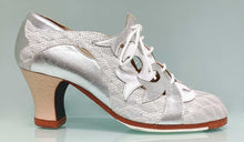Chaussure de danse flamenco professionnelle argentée et blanche à lacets