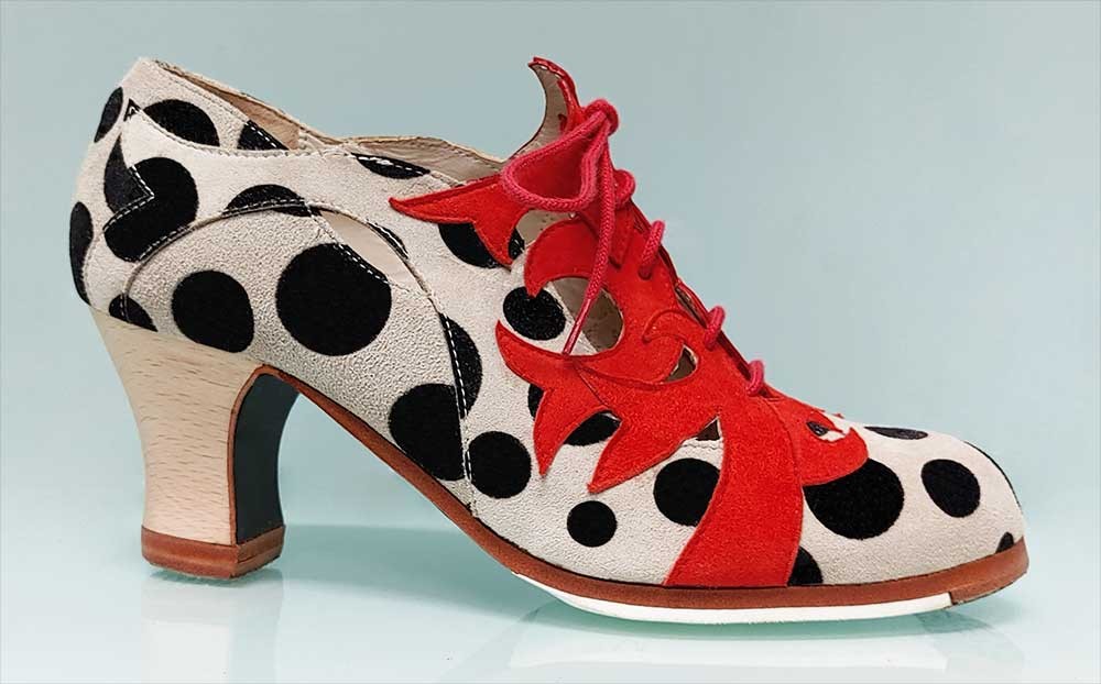 Chaussure de danse flamenco professionnelle avec lacets en daim rouge et pois noirs