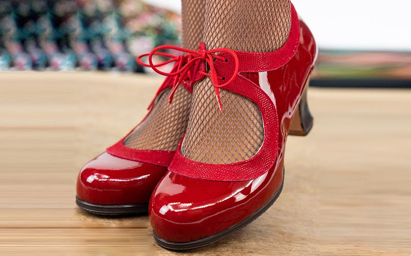 Professional flamenco dance shoe in red patent leather – Zapatos