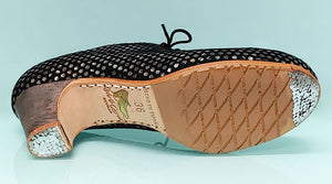 Professional flamenco dance shoe in fantasy leather