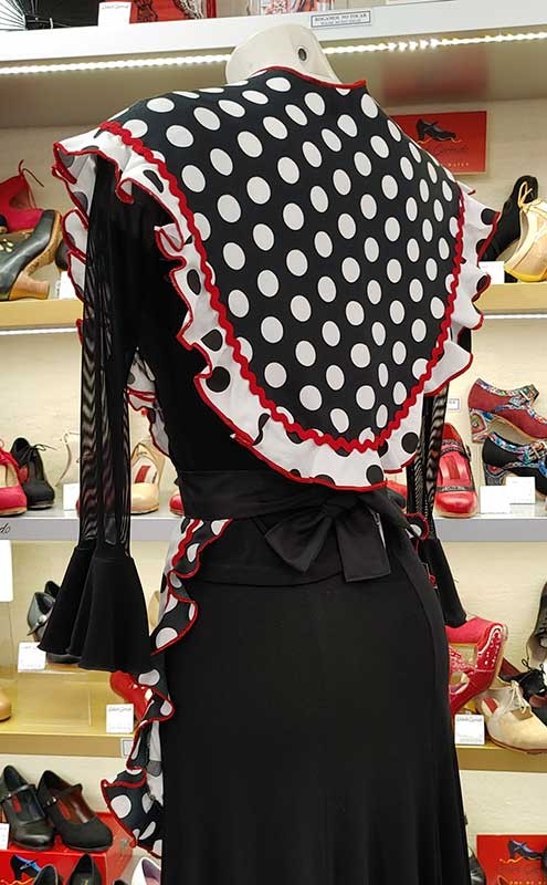 Conjunto Delantal y Mantoncillo  Flamenco Blanco y Negro