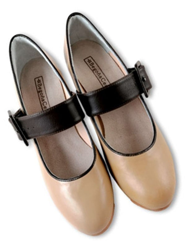 Chaussure de danse flamenco professionnelle combinée à du cuir beige et une bride à boucle marron