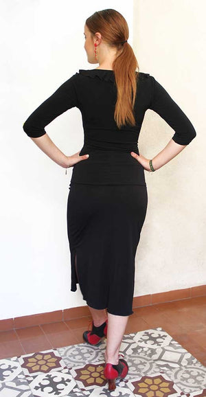 Short black skirt with silk knit sash