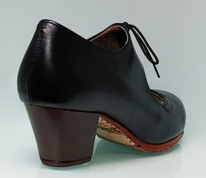 Chaussure de danse flamenco professionnelle "Double Largeur Spéciale" avec lacets.