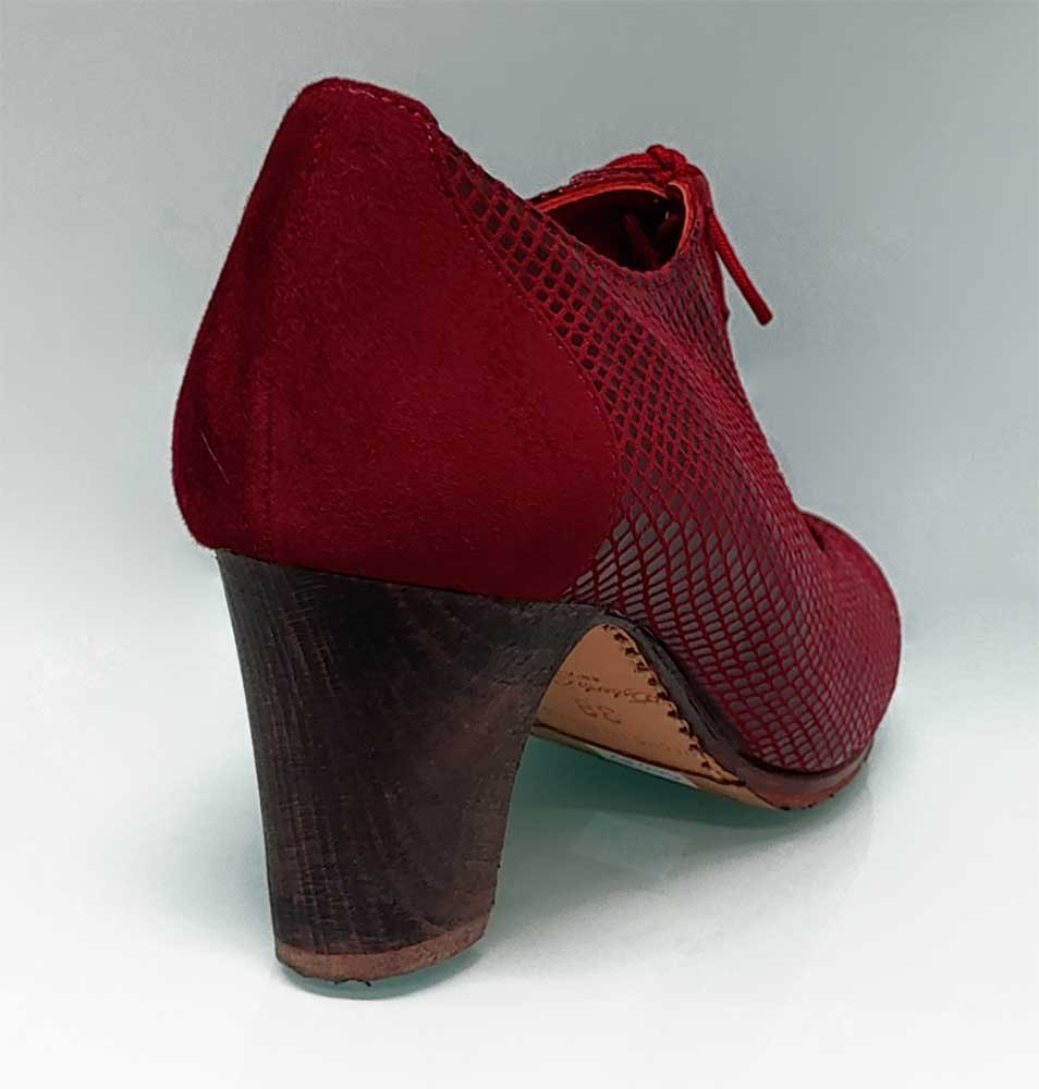 Professional flamenco dance shoe in burgundy fantasy leather