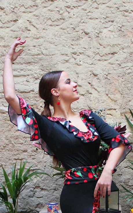 Top flamenco negro volantes estampados.