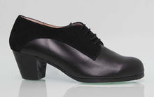 Chaussure de flamenco professionnelle alliant cuir et daim noir