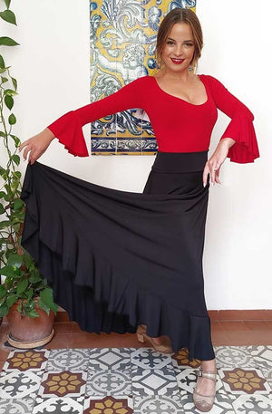 Jupe de flamenco noire avec une demi-couche et un volant