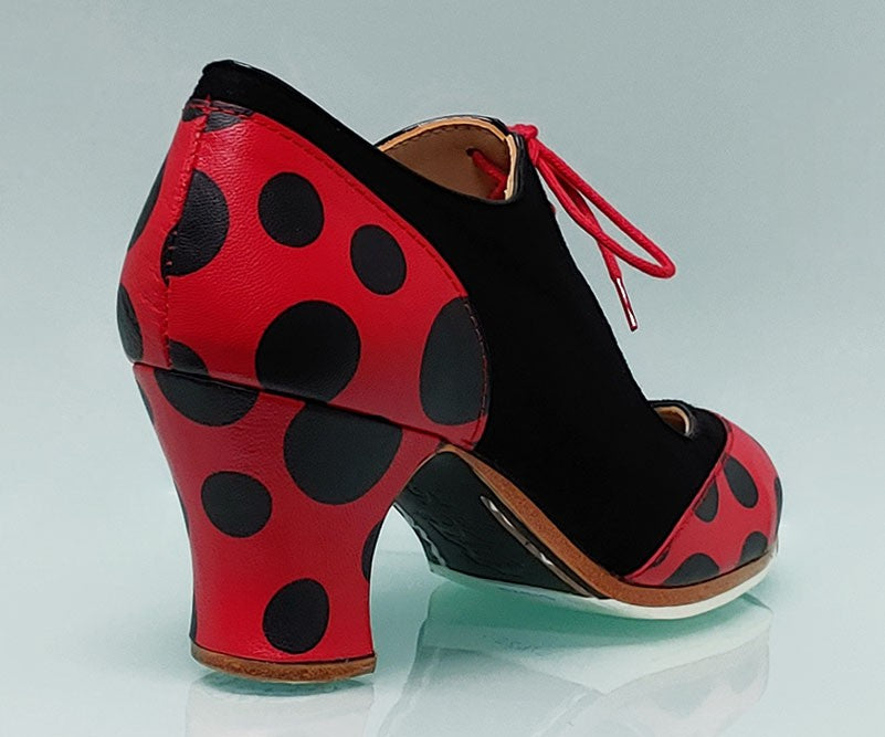 Chaussure de danse flamenco professionnelle noire et à pois