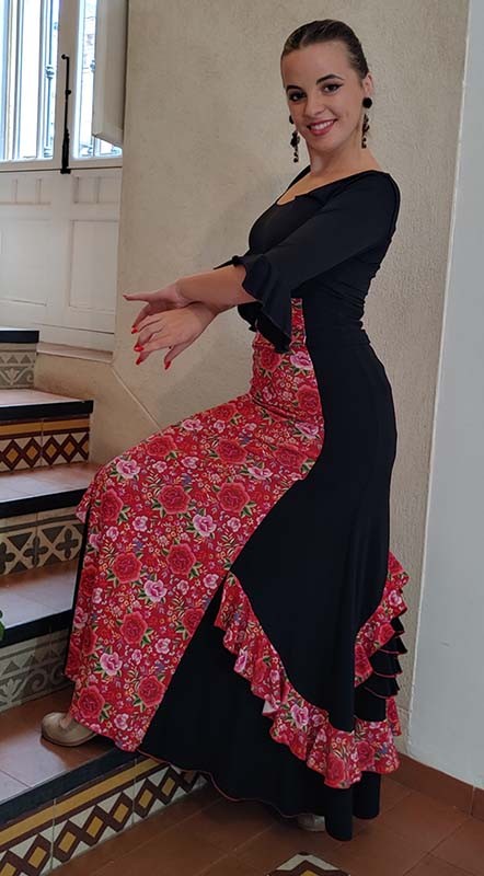 Falda Flamenco Negra con Estampado de Flores y Volantes