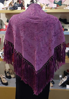 Mantoncillo Buganvilla Bordado con Flores Buganvilla 140 cm.