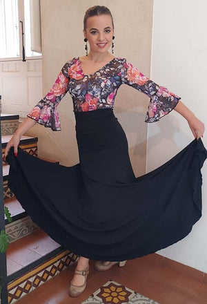 Falda Flamenco Negra Entallada Con Mucho Vuelo