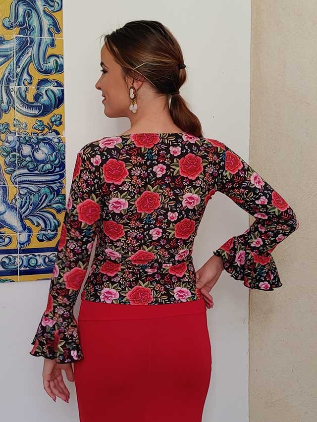 Flamenco top printed with flowers and roses