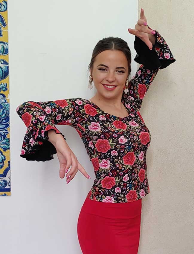 Flamenco top printed with flowers and roses