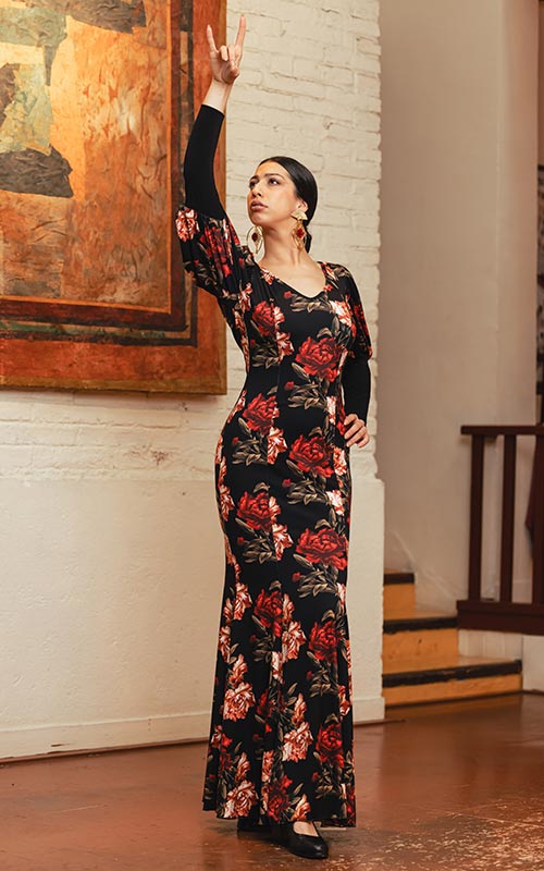 Vestido flamenco Giralda negro con estampado de claveles