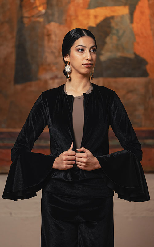 Torera plazuela de terciopelo negro