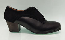 Chaussure de flamenco professionnelle alliant cuir et daim