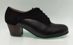 Chaussure de flamenco professionnelle alliant cuir et daim