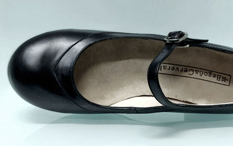 Professional flamenco dance shoe, black leather, 5 cm.