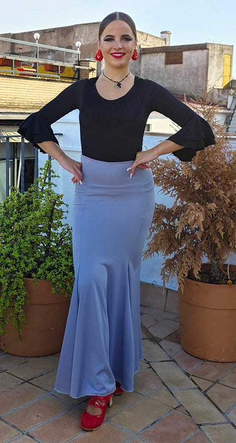 Jupe de flamenco grise ajustée jusqu'à mi-cuisse
