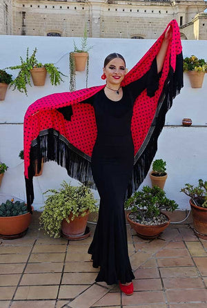 Mantón En Pico Rojo Lunar Negro Con Flecos Negros Doble Tejido