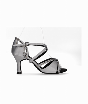 Zapato para baile de salón plata con pedrería de cristal en pala y talón