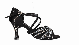 Chaussure de danse de salon noire ornée de multiples strass en cristal sur l'empeigne et le talon