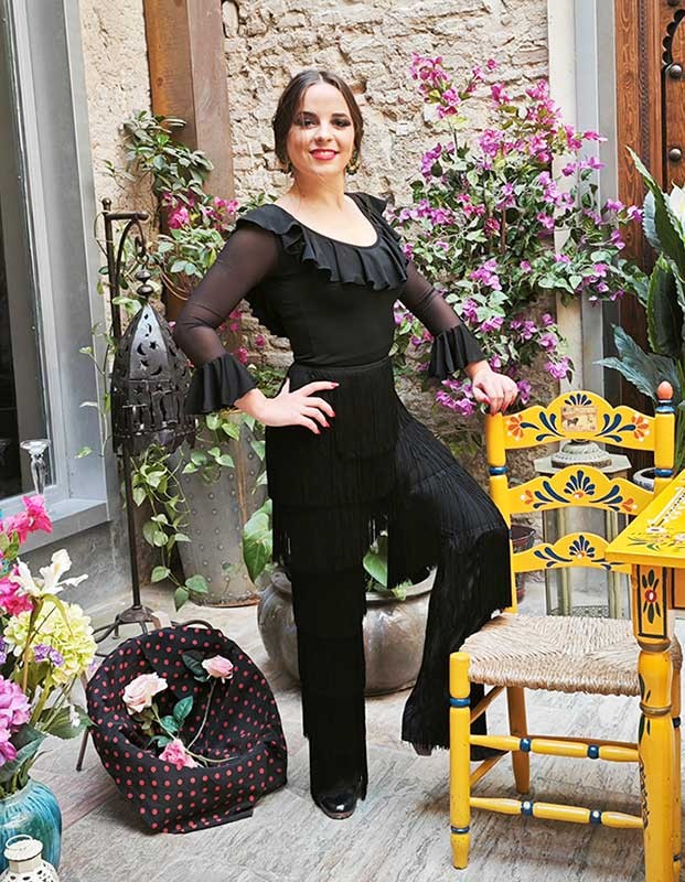 Pantalón Negro con Flecos