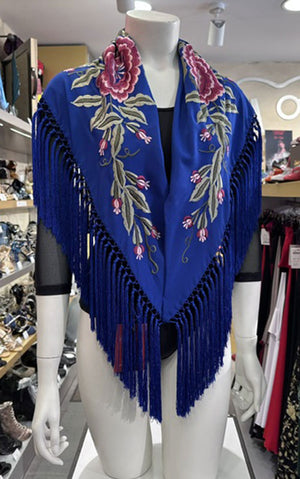 Châle bleu brodé de grandes fleurs colorées