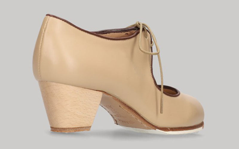 Zapato de baile flamenco profesional piel beige con cordones
