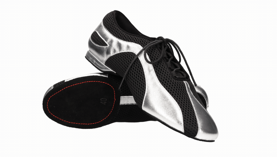Men's shoe for Latin and ballroom dancing with black and silver laces