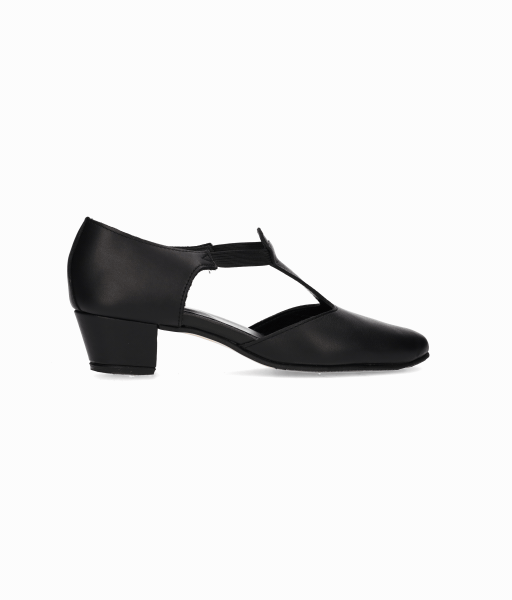 Black leather dance shoe, 3 cm heel, with nails.
