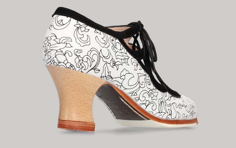 Chaussure de danse flamenco professionnelle combinée en œillet fantaisie blanc et ornements en daim noir