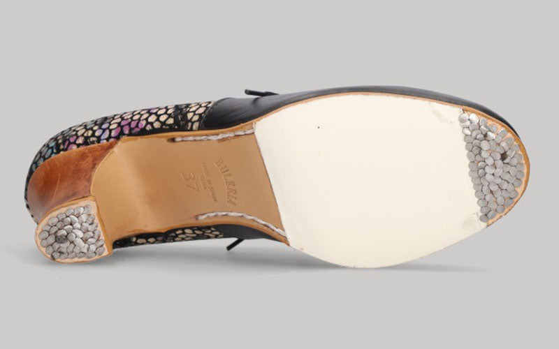 Zapato de baile flamenco profesional piel  negro y fantasía con cordones