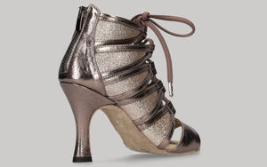 Zapato tipo botín para baile de salón platino calado con cierre cremallera en el talón