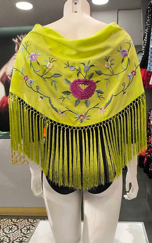 Mantoncillo verde lima bordado con flores y rosas de colores 125 cm.