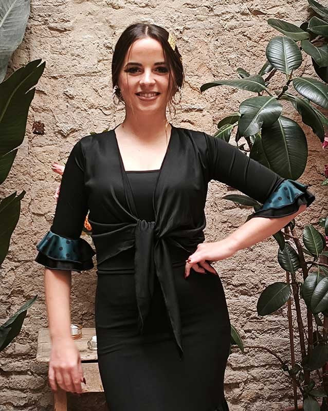 Cardigan en tricot de soie noir à manches volantées et pois verts