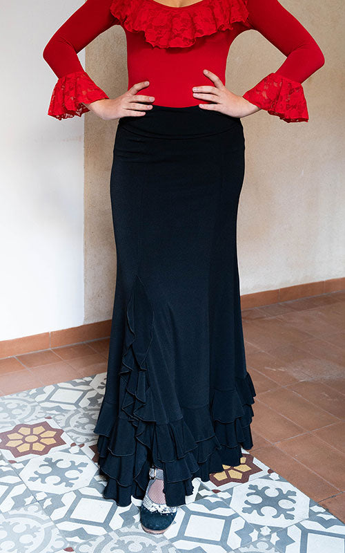 Falda flamenco negra con tres volantes y apertura a un lado