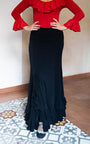 Falda flamenco negra con tres volantes y apertura a un lado