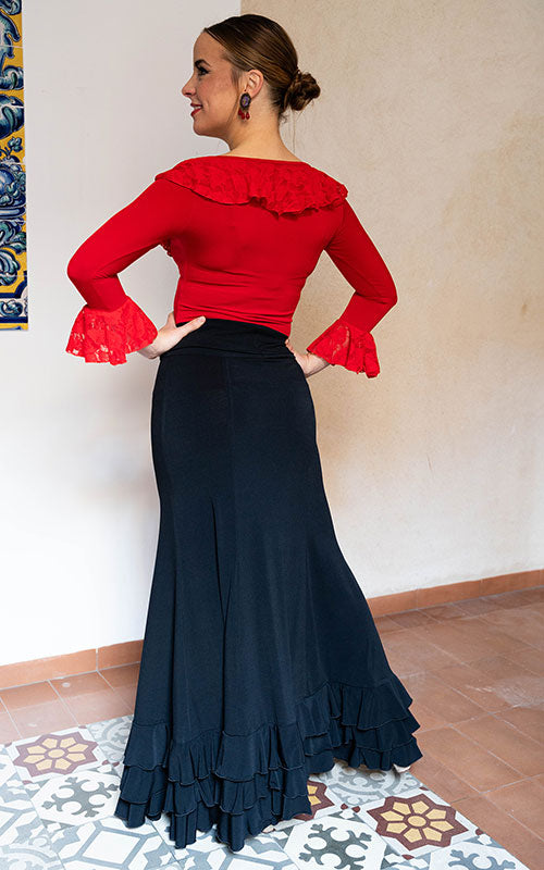 Falda flamenco negra con tres volantes y apertura a un lado