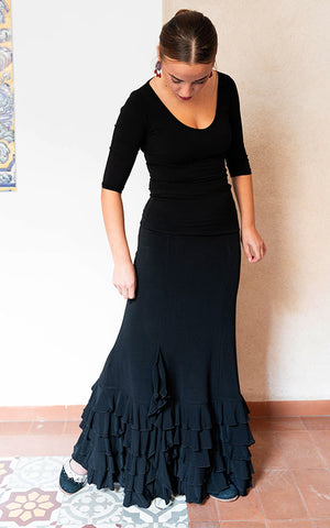 Falda flamenco negra con cinco volantes y apertura lateral