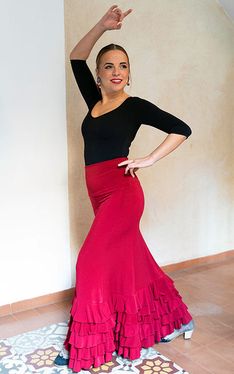 Falda flamenco granate con cinco volantes y apertura lateral
