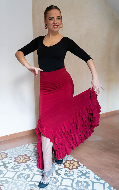 Falda flamenco granate con cinco volantes y apertura lateral