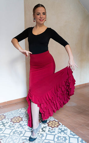 Falda flamenco granate con cinco volantes y apertura lateral
