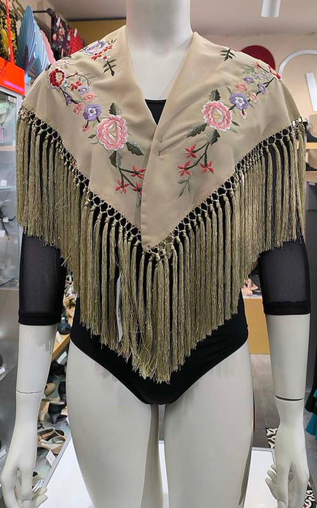 Mantoncillo camel bordado con flores y rosas de colores 125 cm.