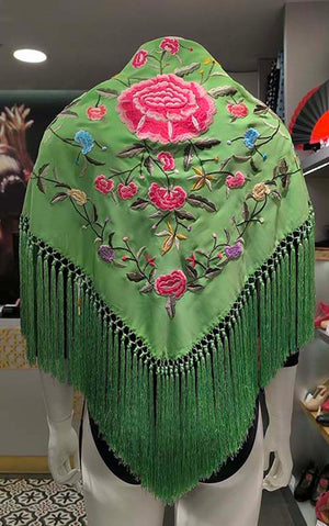 Mantoncillo verde manzana bordado con flores multicolor y rosas 140 cm.