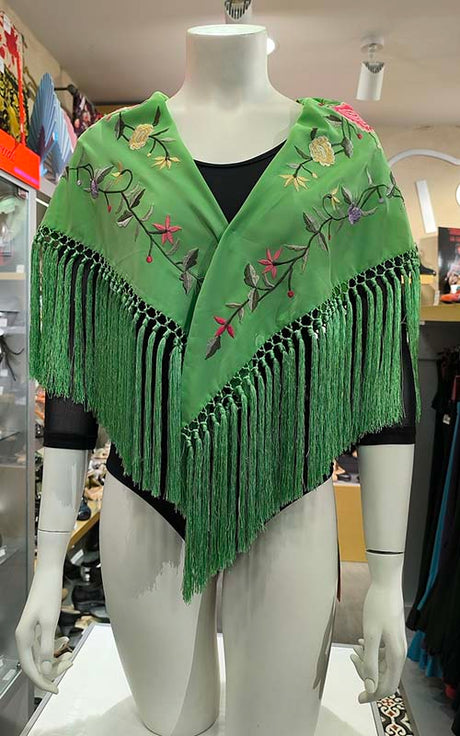 Mantoncillo verde manzana bordado con flores multicolor y rosas 140 cm.